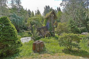 Snow White's Cottage (Back Yard)
