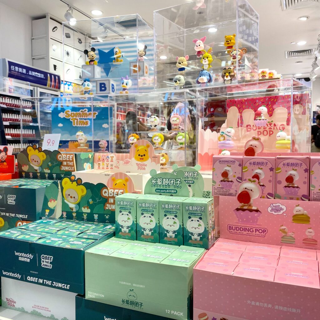 MINISO Releases New Disney Character Blind Box Collection in Singapore to Great Fan Excitement